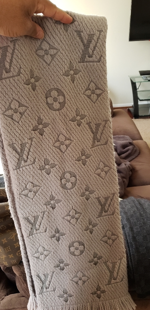 Louis Vuitton LOGOMANIA Scarf Pearl Gray